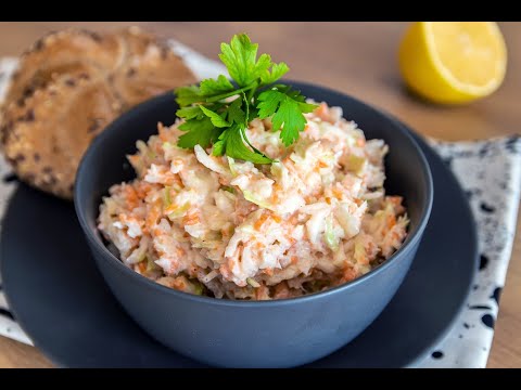 Salată de varză coleslaw sănătoasă şi uşoară - retete fit