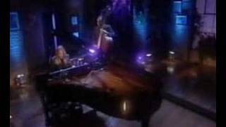 Video thumbnail of "Diana Krall - Fly me to the moon"
