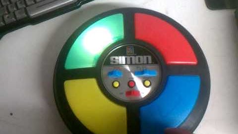 Vintage Mint 1978 Simon game with box.