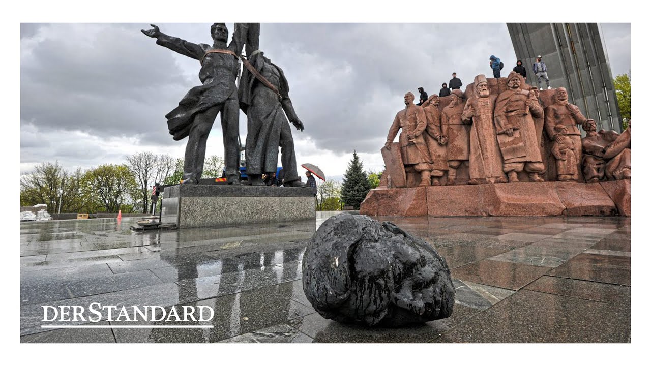 Sowjetisches - russisches Kriegerdenkmal - Ehrenmal im Treptower Park in Berlin im Bundesland Berlin