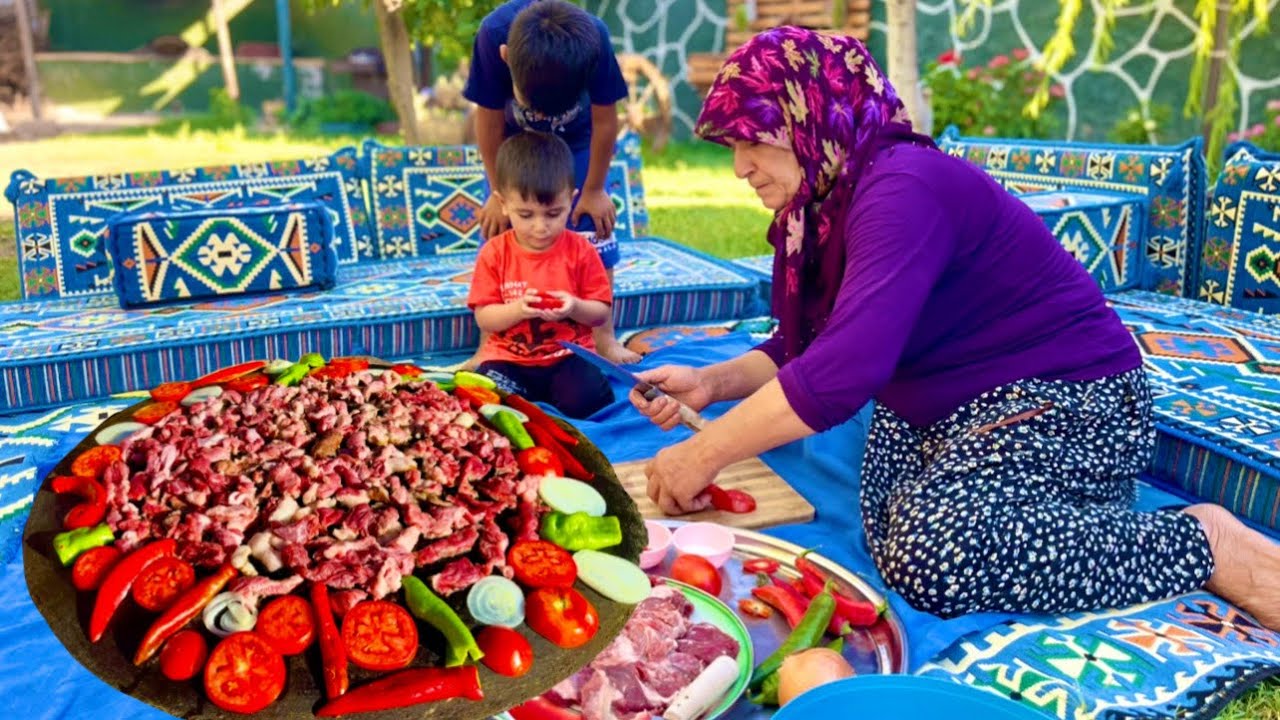 KÖY YAŞAMI ŞARK KÖŞESİ ODUN ATEŞİNDE KUZU ETİ \ KÖY HAYATI VLOG