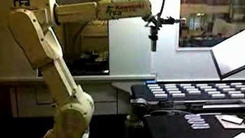 RFA Kawasaki Robotloader with RFA-Vision loading Mazak milling machine at Metaltech B.V.