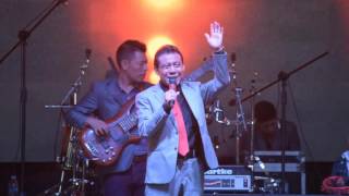 Video thumbnail of "Julio Elias - Canto de Gratitud"