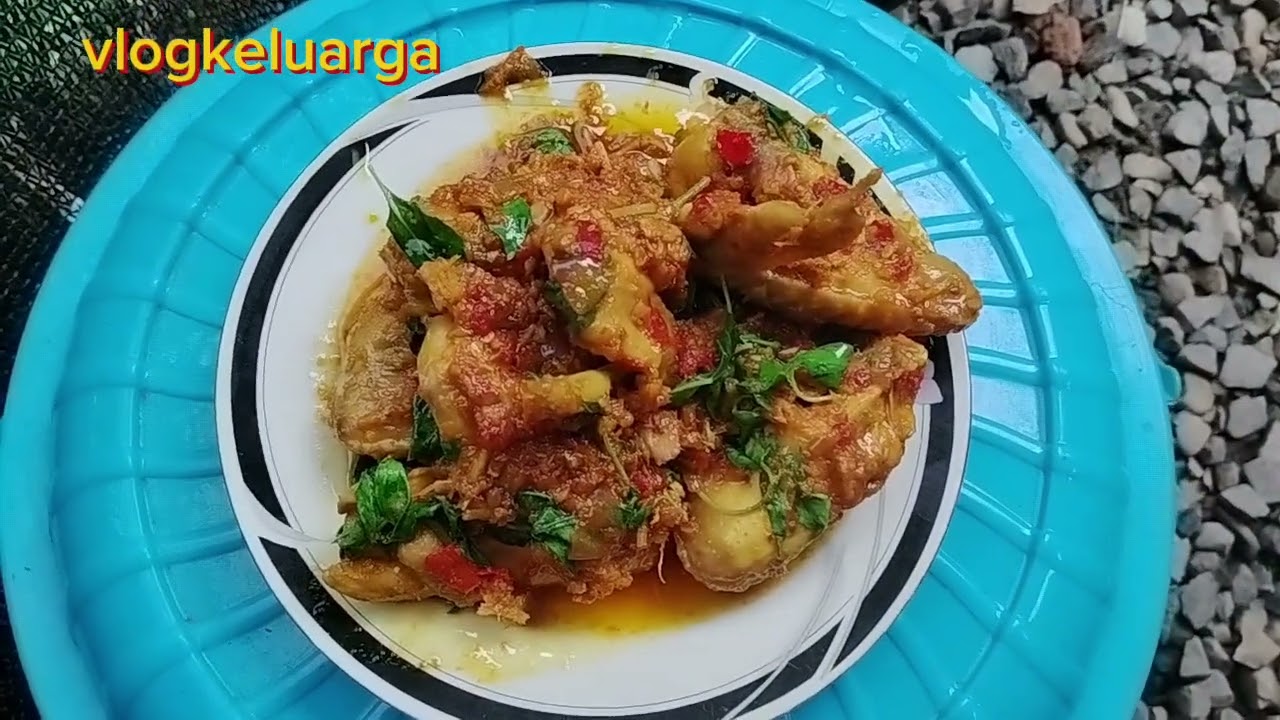 Menu sederhana tuk hari ini rica2 ayam ama oseng kikil#