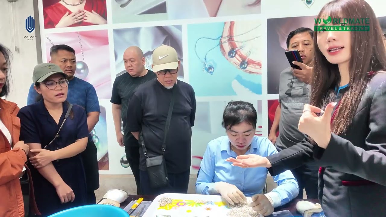 Unforgettable Vietnam: 5 Days Exploring Hanoi & Halong Bay with Daidan Group