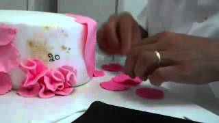 Decoração de Bolo Fru Fru por Confeitaria e Cozinha sem Mistério