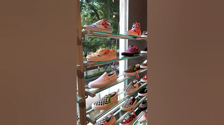 STORE GIÀY CHÍNH HÃNG NGAY QUẬN 1 MÀ GIÁ CHỈ TỪ 800K | ANH EM SNEAKERS