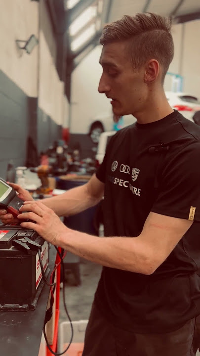 Download lagu Have you ever wondered how to properly test your car battery? 🔋👀