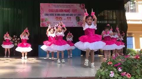 Bông hồng tặng cô lớp 1A (20/11/2023).