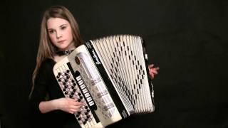 Vilma plays Chardas by Monti on accordion. Dragspel Fisarmonica