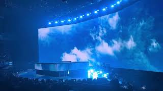 Famous 【4K】240406 IU H.E.R World Tour Concert in Taipei-opening+Holssi Wealth