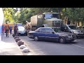 В центре Одессы военные с гаубицей наехали на Mercedes