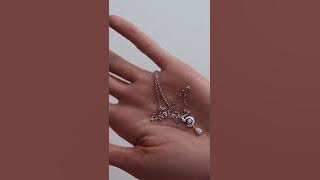 Lucky N°5. Gabrielle Chanel’s favorite number at your fingertips.