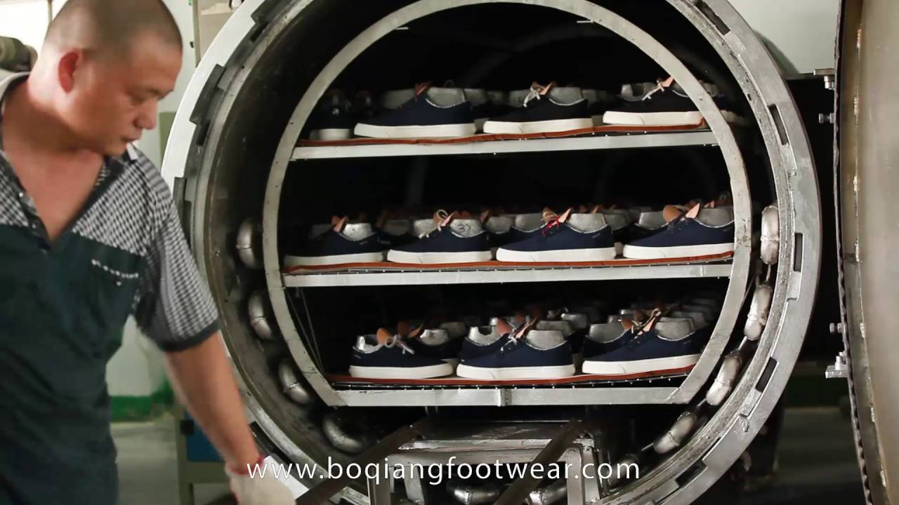 inschakelen Roestig licentie How vulcanized shoes are made - YouTube