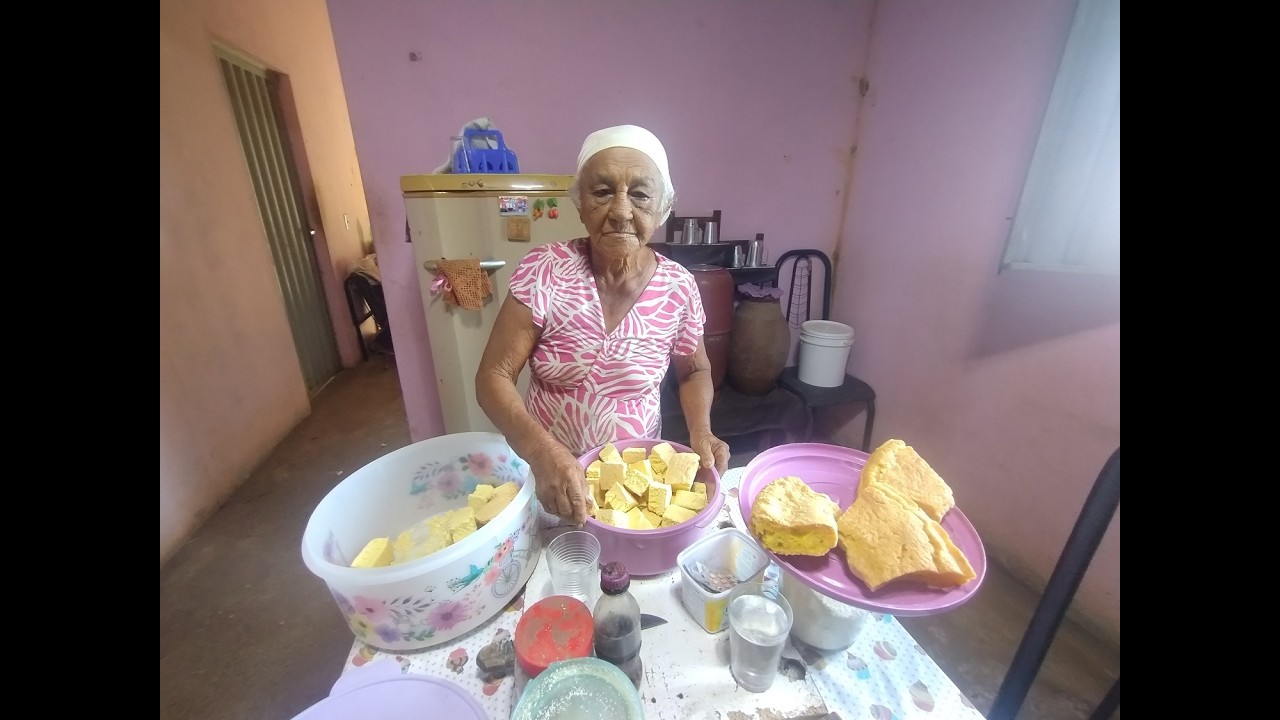 OS ESQUECIDOS DA BISAVÓ FEITO PELA NETA PRA SUA MÃE