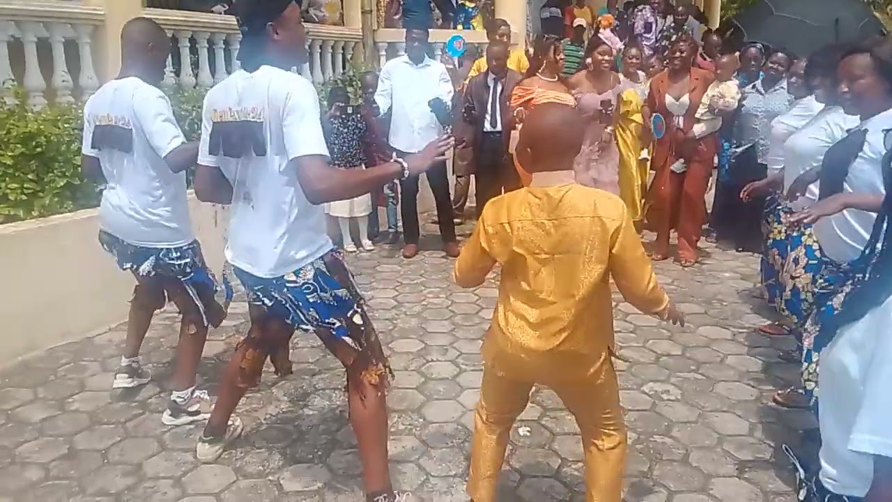 Témoignage-Musica de MWANA-MBOKA au mariage du Dircab de la mairie de Mfilou (29novembre 2025)