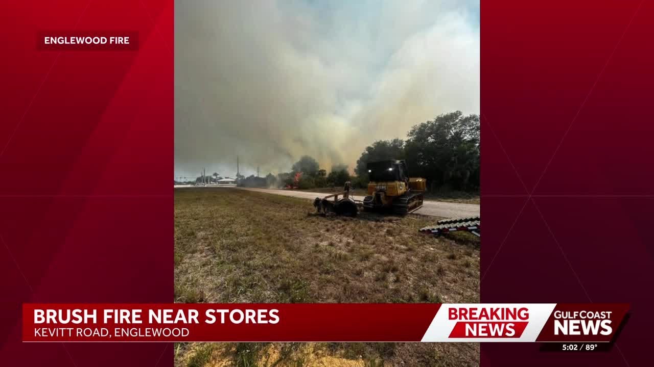 Crews battle brush fire near Kevitt Boulevard in Charlotte County - YouTube