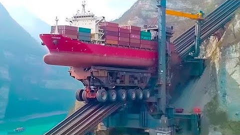 How China Built a Massive Ship Elevator in the Mountains