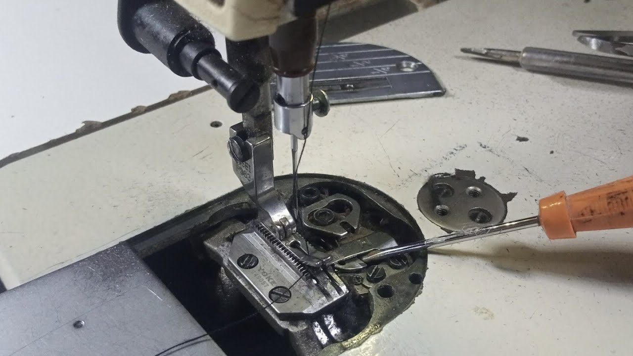 السبب الرئيسي لكشكشة القماش على  ماكينة الخياطة. 