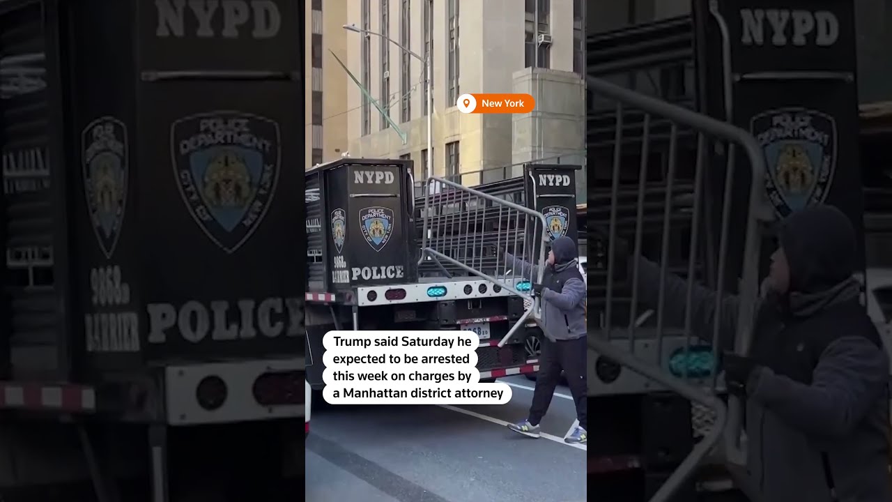Police Ready Barricades In New York Ahead Of Looming Trump Charge