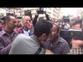 أهالي عابدين يطردون الناشط"أحمد دومة" من أمام المحكمة