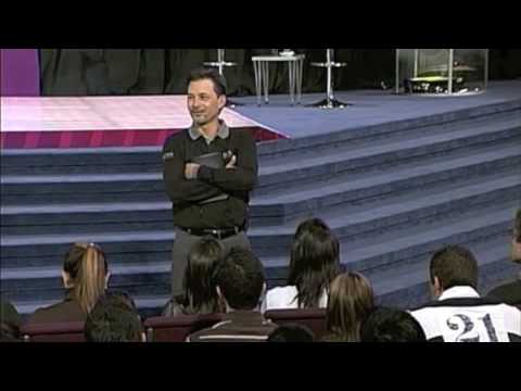 Un buen motivo para triunfar - Pastor Cash Luna (Hechos 29 2009)