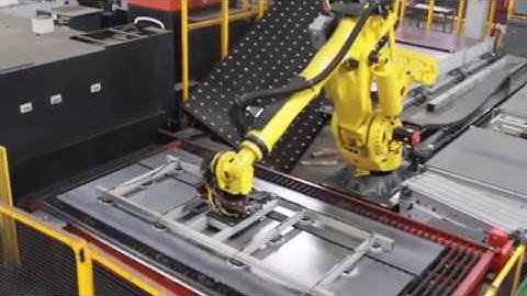 Hytrol Conveyor Company: Silver Cell Robotic System