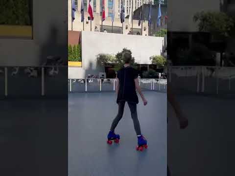 Video: Qhia rau Skating ntawm Rockefeller Center Ice Rink