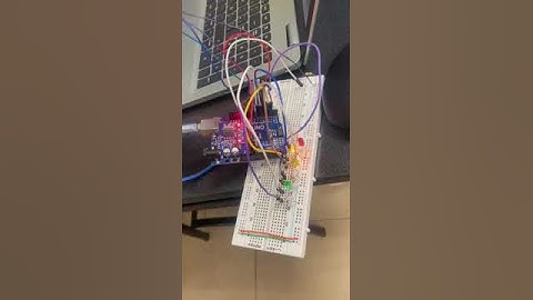 Sensor ultrasónico que ilumina leds respectivamente de la distancia