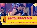 Pintou um clima! Lucas Lucco canta perto de dançarina do Legendários