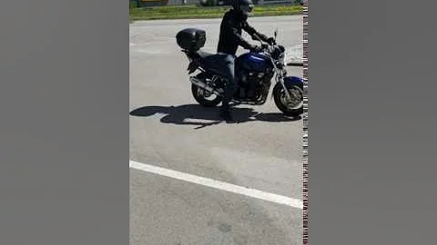 Kawasaki ZR-7 Burnout