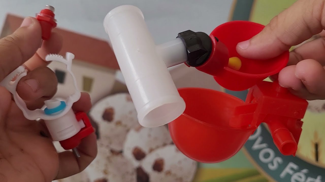 QUAL MELHOR FORMA DE USAR OS BEBEDOUROS COPINHO E NIPLES EM GAIOLAS.