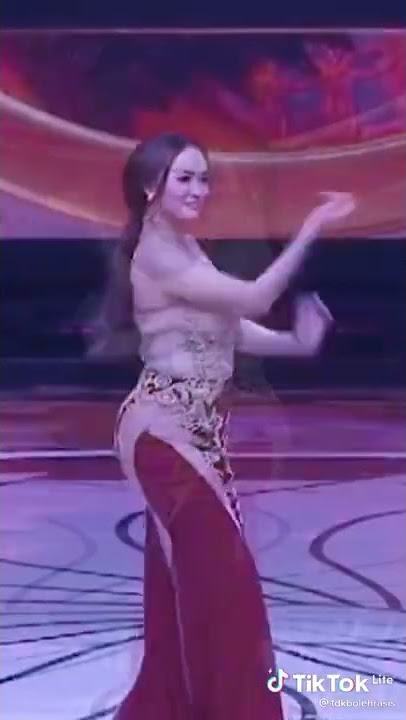 Zaskia Gotik goyang KKN desa penari | bang Jono