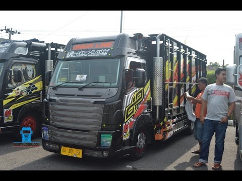 Modifikasi Truk Fuso Canter Scania Black Edition Rajawali Sakti Karoseri