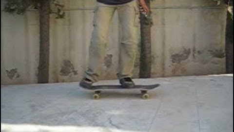 Shove-It Underflip [Slow Motion]