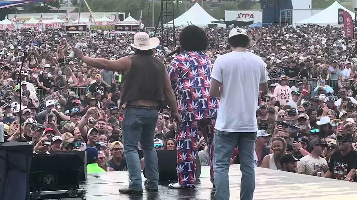 Afroman w/ Gavin Adcock “Crazy Rap (Colt 45 Two Zig Zags)