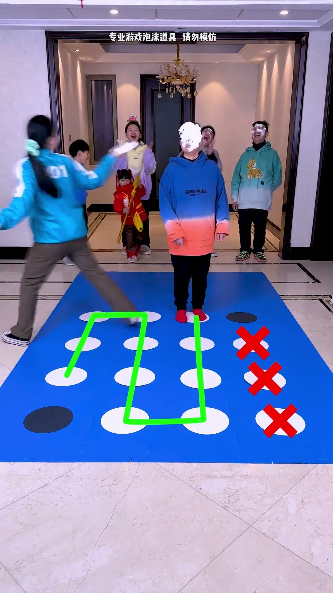 काले धब्बे की चुनौती को न छुएं!丨Can You Complete This Challenge Without Touching The Black Spots?