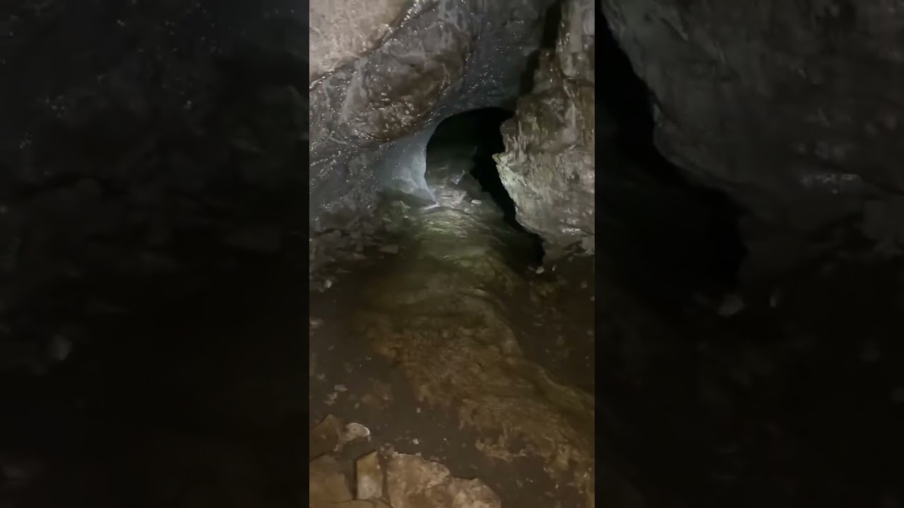 Remote Michigan cave 😳 