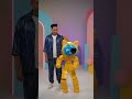 I can't stop laughing at this yellow robot 😹 #humor #trending