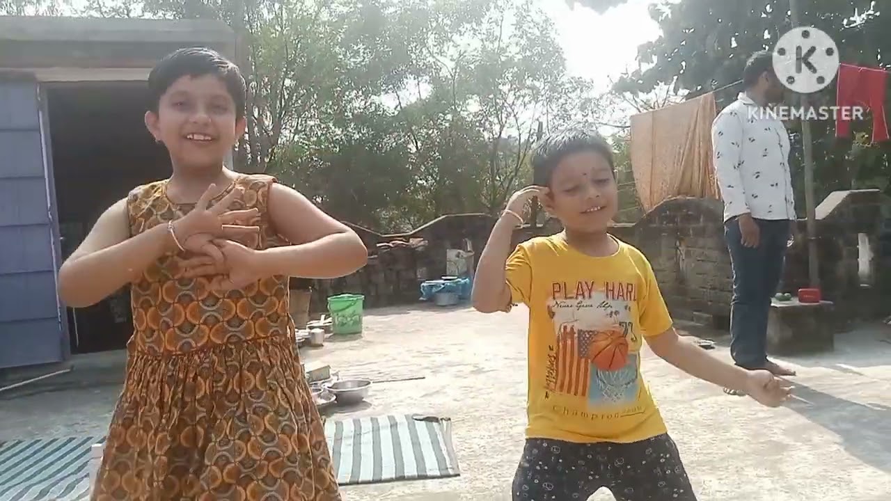 অনেক দিন পর তোমাদের সাথে ভিডিওটা শেয়ার করছি। বাড়ি সকলে মিলে ছাদে পিকনিক করলাম। খুব মজা করেছি সকলে😊