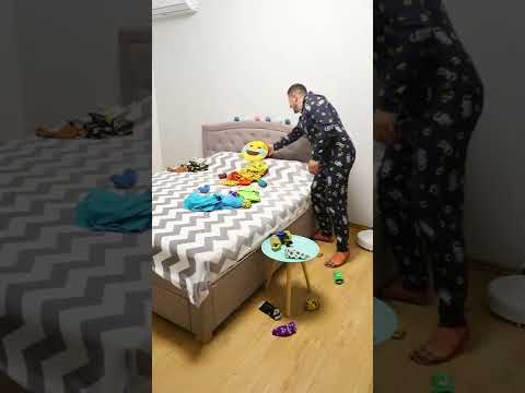 Video: Napuštajući sobu nakon psa