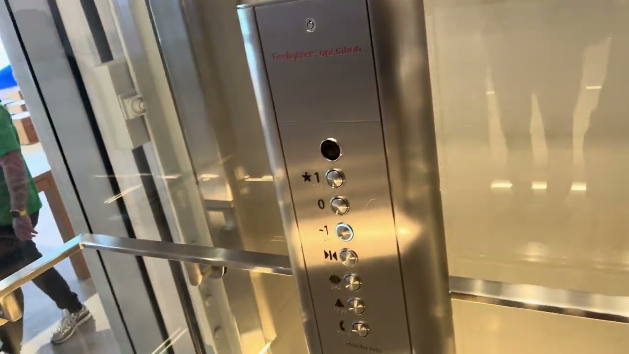 EPIC MOTOR- Mitsubishi All Glass Elevator at the Apple Store (Michigan Avenue) in Chicago, Illinois