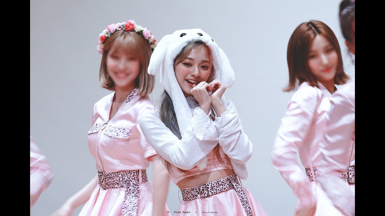 [4K]181013 프로미스나인 (fromis_9) - LOVE BOMB 이나경 직캠 4K fancam @심석홀 팬사인회