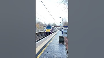 Lumo Class 222 and Avanti West Class Class 390 passing Shieldmuir #trainspotting #wcml #ukrailways
