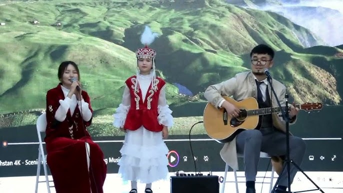 Мас күйдегі жалаңаш әйелдердің үй фотолары