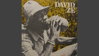 Video thumbnail of "David Zé - Namorada do Conjunto"