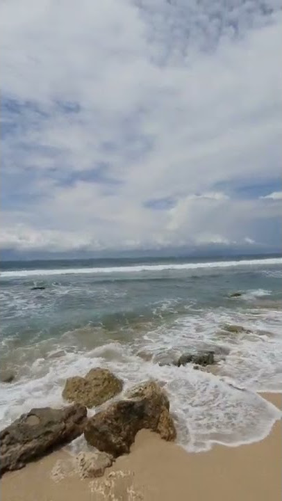 Pagi-pagi lihat pemandangan lautan dan deburan ombak #statuswa #shorts #pantai #gunungidul #jogja