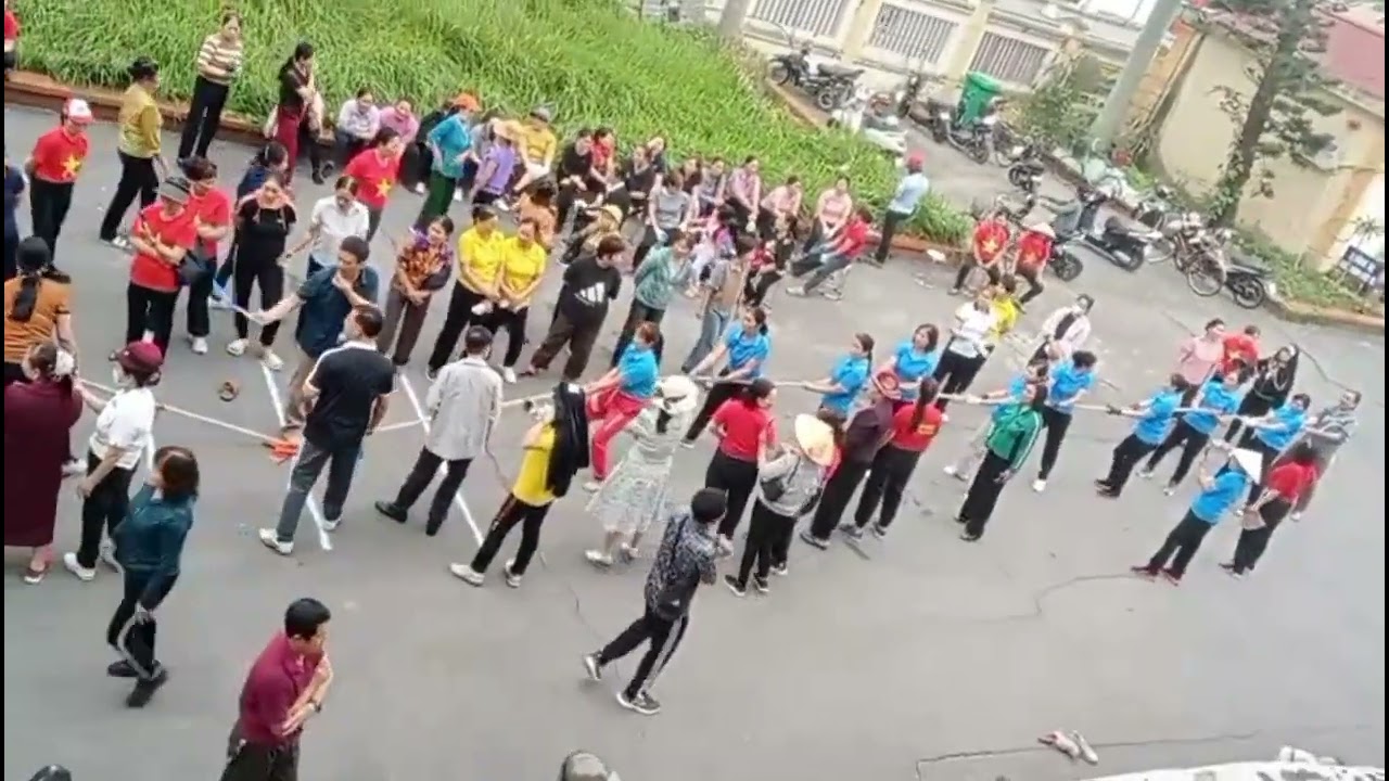 Thi kéo co dân vũ CLB dân vũ tranh xuyên.