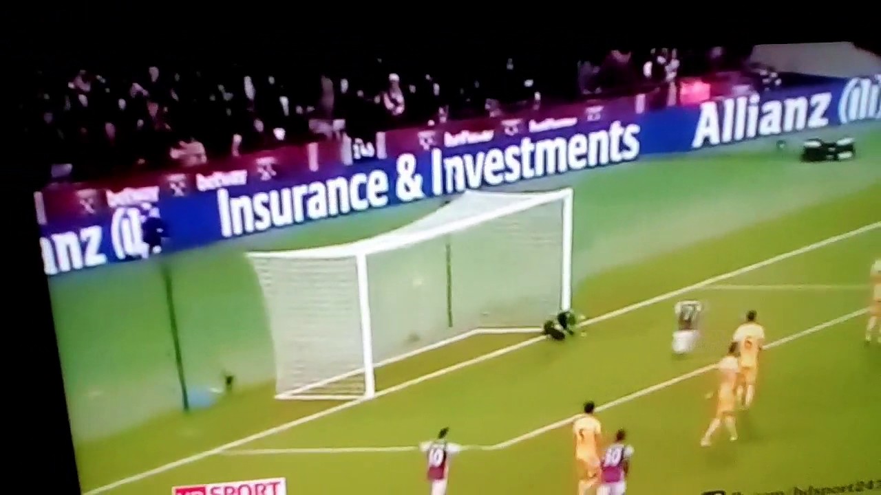 Amazing bicycle kick goal Andy carroll