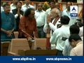 Modi hugs vaghela in gujarat assembly